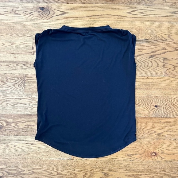 Athleta Women's Outbound Cap Sleeve Cinched Shoulder Tshirt in Black (Size XS) - Picture 5 of 5